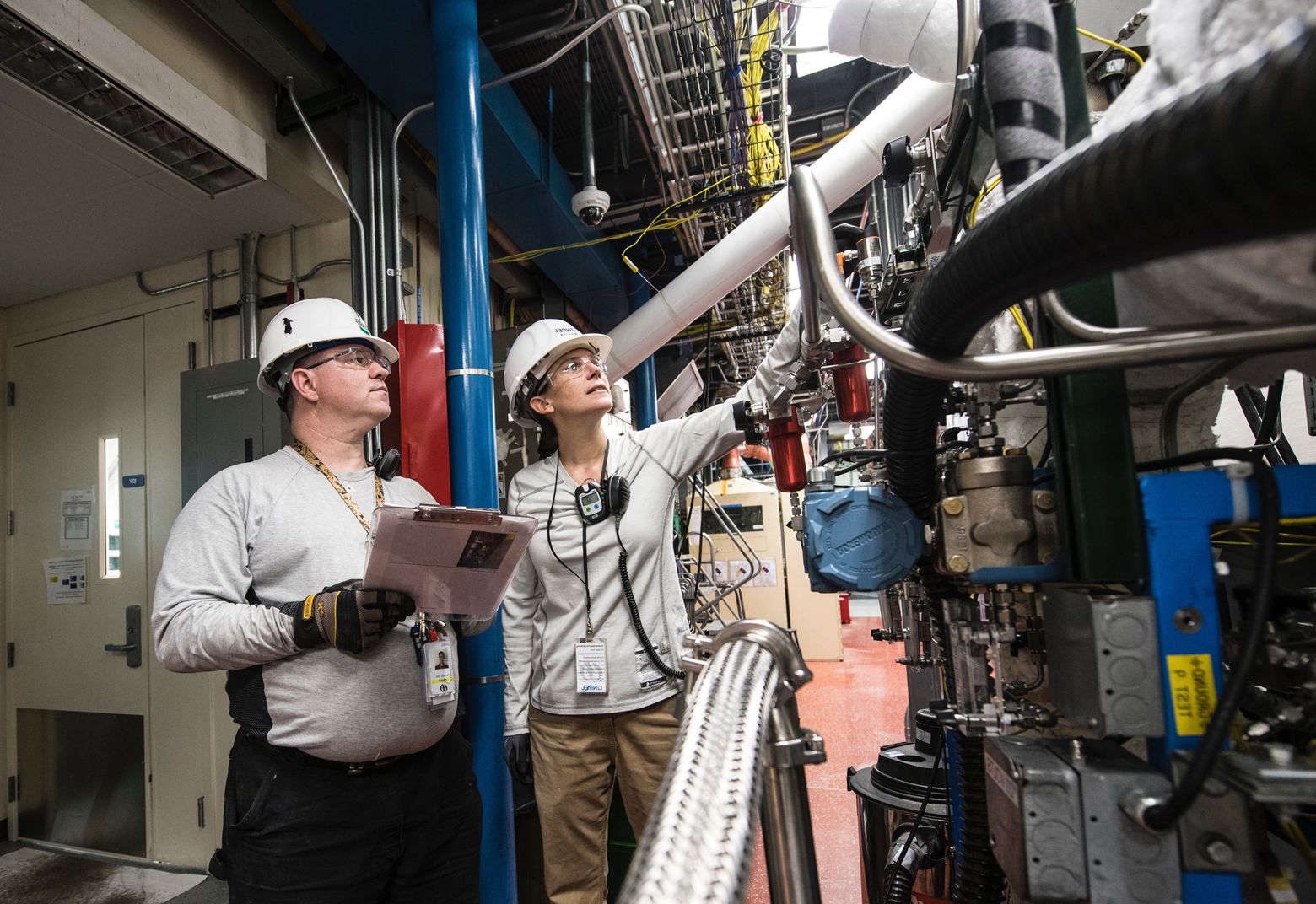 Test benches and test systems